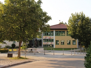 Stellenausschreibung: Mitarbeiter (m/w/d) für Busaufsicht an der Grundschule